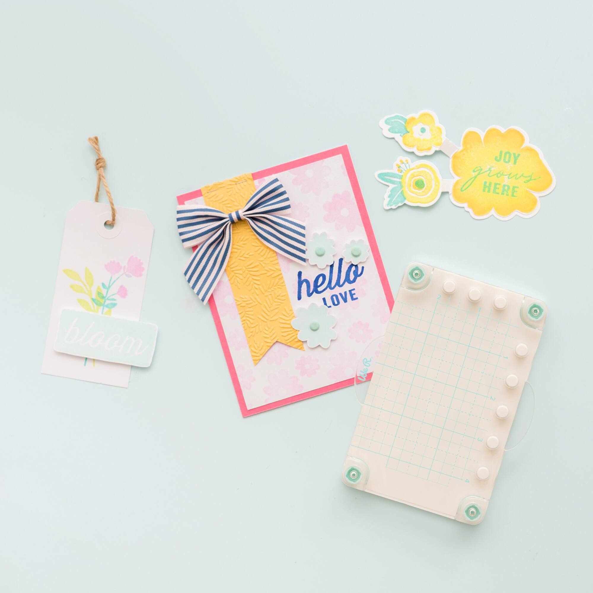 We R Memory Keepers® Floral Stamp, Die & Emboss Kit